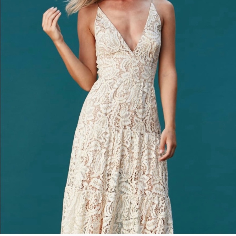 Dress the Population Cream Lace V-Neck Maxi Dress